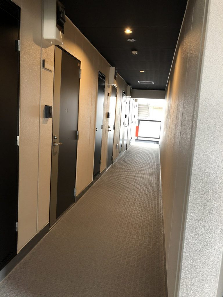 相川スリーエフ 新宿店のマンションの玄関ドアやサッシ工事 マド本舗新宿店の施工後の写真2