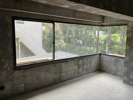 相川スリーエフ 新宿店の目黒区のRC住宅の窓リフォーム　カバー工法でなく、外して付ける工法です。2026年も補助金でます。の施工前の写真3